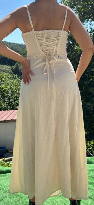 Vestido largo beige estilo corset