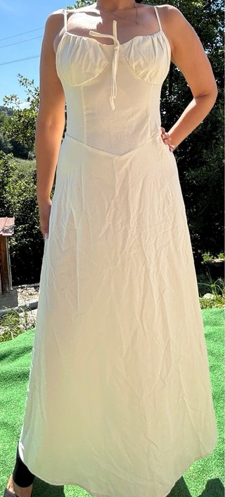 Vestido largo beige estilo corset