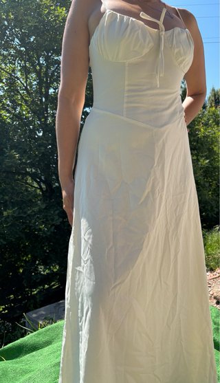 Vestido largo beige estilo corset