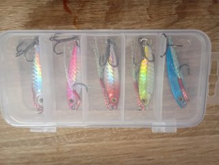 Caja señuelos pesca