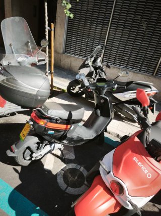 Moto Eléctrica NIU MQI+ SPORT Negra/Roja