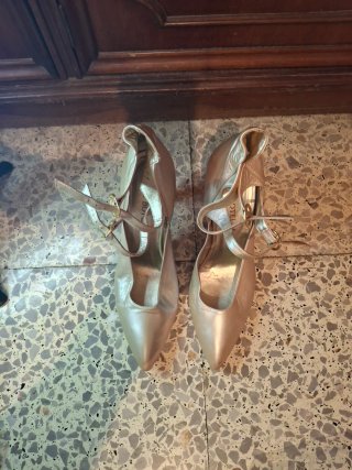 Zapatos Pepe Botella dorados talla 40