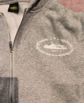 Sudadera Corteiz con cremallera gris
