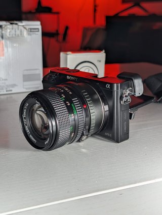 Sony Alpha A6000 + Objetivo Canon FD 50mm