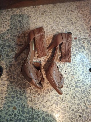 Sandalias de cuero T. 40