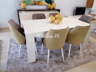 Mesa extensível + 6 cadeiras de exposição