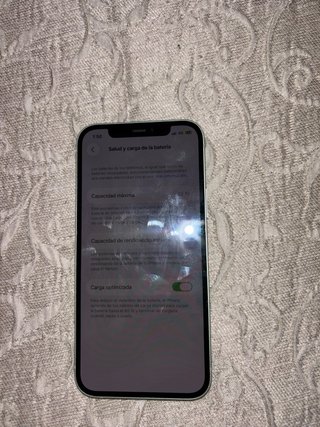 iPhone 12 Verde y Funda Roja