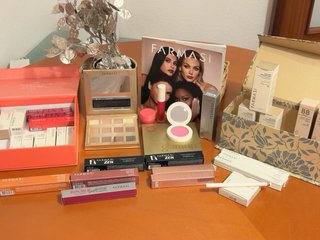 Farmasi Maquillaje Premium - 3 productos por 20€