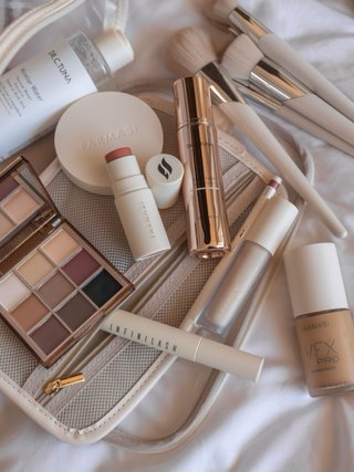 Farmasi Maquillaje Premium - 3 productos por 20€