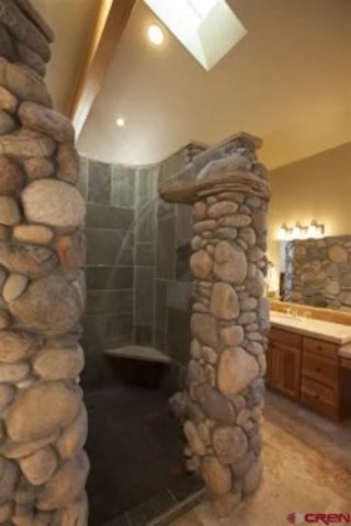 Reforma de baño: piedra y pizarra