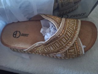 Sandalias AD SHOES Talla 38 Piedras Doradas