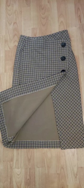Falda Zara cuadros beige y negro