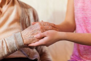 CUIDADO DE ANCIANOS Y PERSONAS DEPENDIENTES