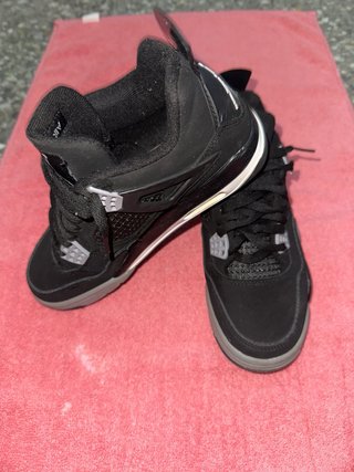 Zapatillas Jordan 4 Negras y Grises