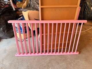 Cuna IKEA madera rosa