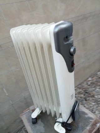 Radiador Eléctrico Blanco y Gris