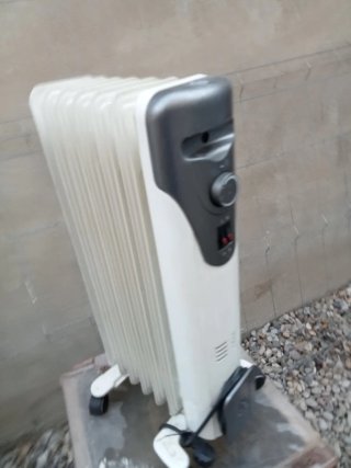 Radiador Eléctrico Blanco y Gris