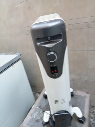 Radiador Eléctrico Blanco y Gris
