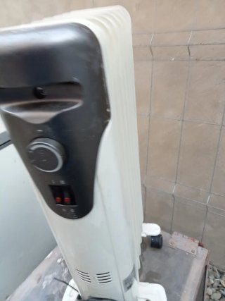 Radiador Eléctrico Blanco y Gris