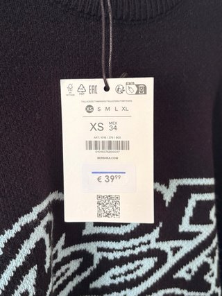 Jersey Bershka Negro y Azul