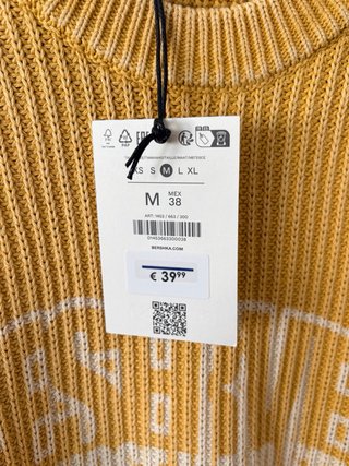 Jersey Bershka amarillo cuello redondo estampado