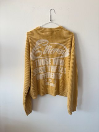Jersey Bershka amarillo cuello redondo estampado
