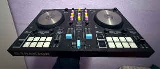 Controlador DJ Native Instruments Traktor S2 MKIII