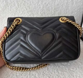 Bolso Gucci Marmont 26 Negro Cadena Dorada
