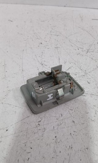 Toyota 183028 8134002030b0 luz yaris 1.5 (nsp131_)