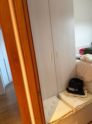 Habitación juvenil blanca