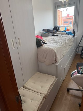 Habitación juvenil blanca