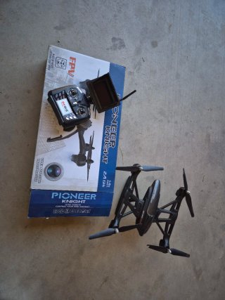 Dron Pioneer Knight 2.4 GHz