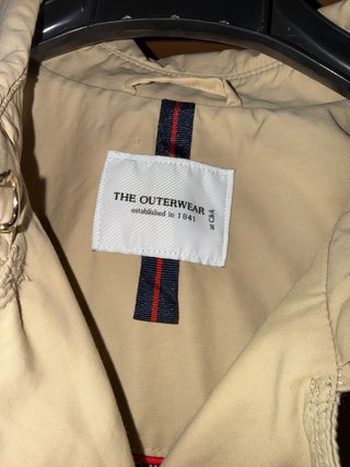 Gabardina corta beige talla 46 sin usar