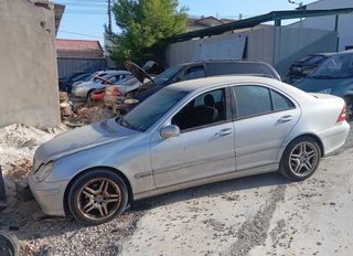478835 faldón mercedes clase c (w203) berlina 220