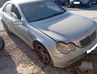 478835 faldón mercedes clase c (w203) berlina 220