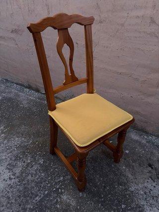 Mesa de madera extensible con 6 sillas