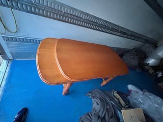 Mesa de madera extensible con 6 sillas
