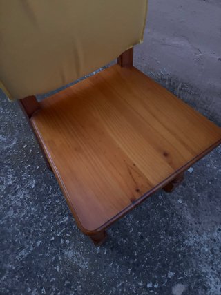Mesa de madera extensible con 6 sillas