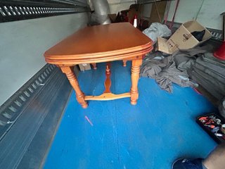 Mesa de madera extensible con 6 sillas
