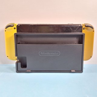 Nintendo Switch Pokémon Let's Go Pikachu Edition