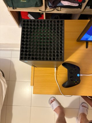Xbox Series X + Mando Negro