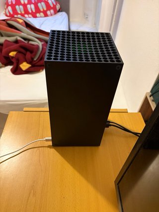 Xbox Series X + Mando Negro