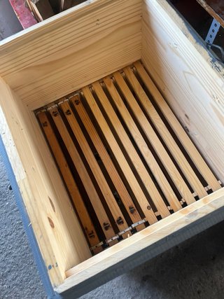 Lote de8colmenas Langstroth de madera – Apicultura