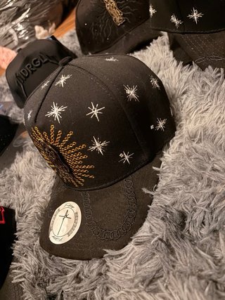 Gorra Negra Virgen de Guadalupe Dorada