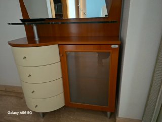 Mueble recibidor con espejo y cajones