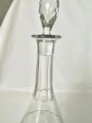 Decantatore di vino in cristallo intagliato e inciso