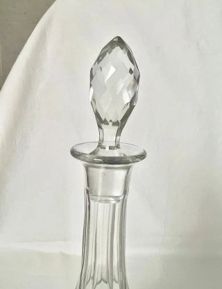 Decantatore di vino in cristallo intagliato e inciso