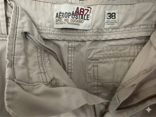 Bermudas cargo Aéropostale beige Talla 48