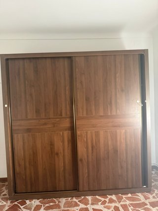 Armario puertas correderas madera