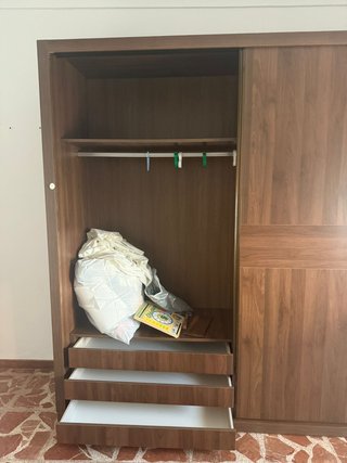 Armario puertas correderas madera